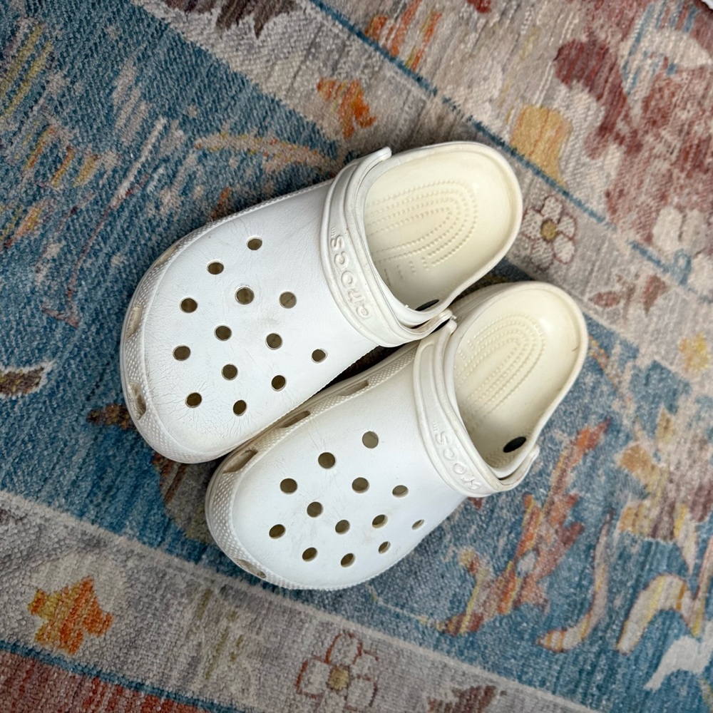 White Crocs Classic Clog | Women’s Size 8